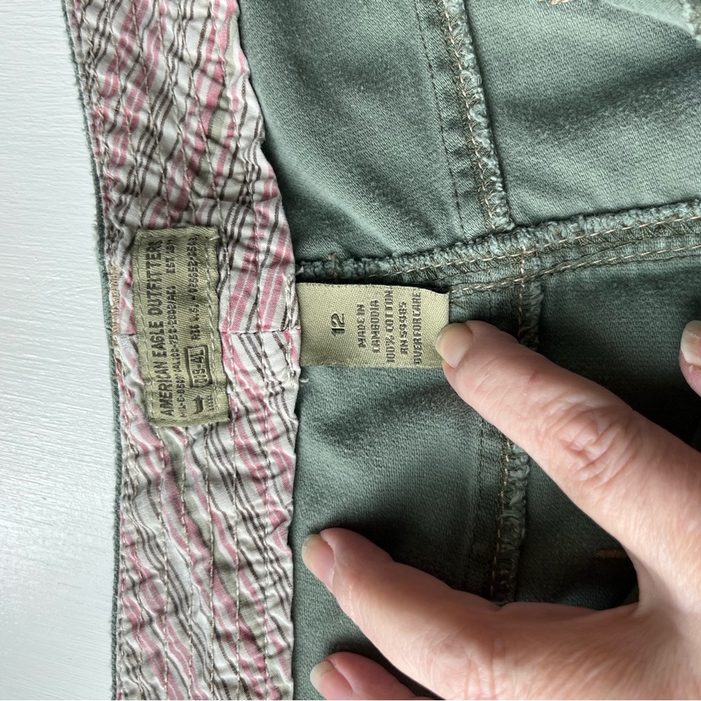 American Eagle Outfitters Green Cargo Shorts Casual Style - Picture 6 of 9